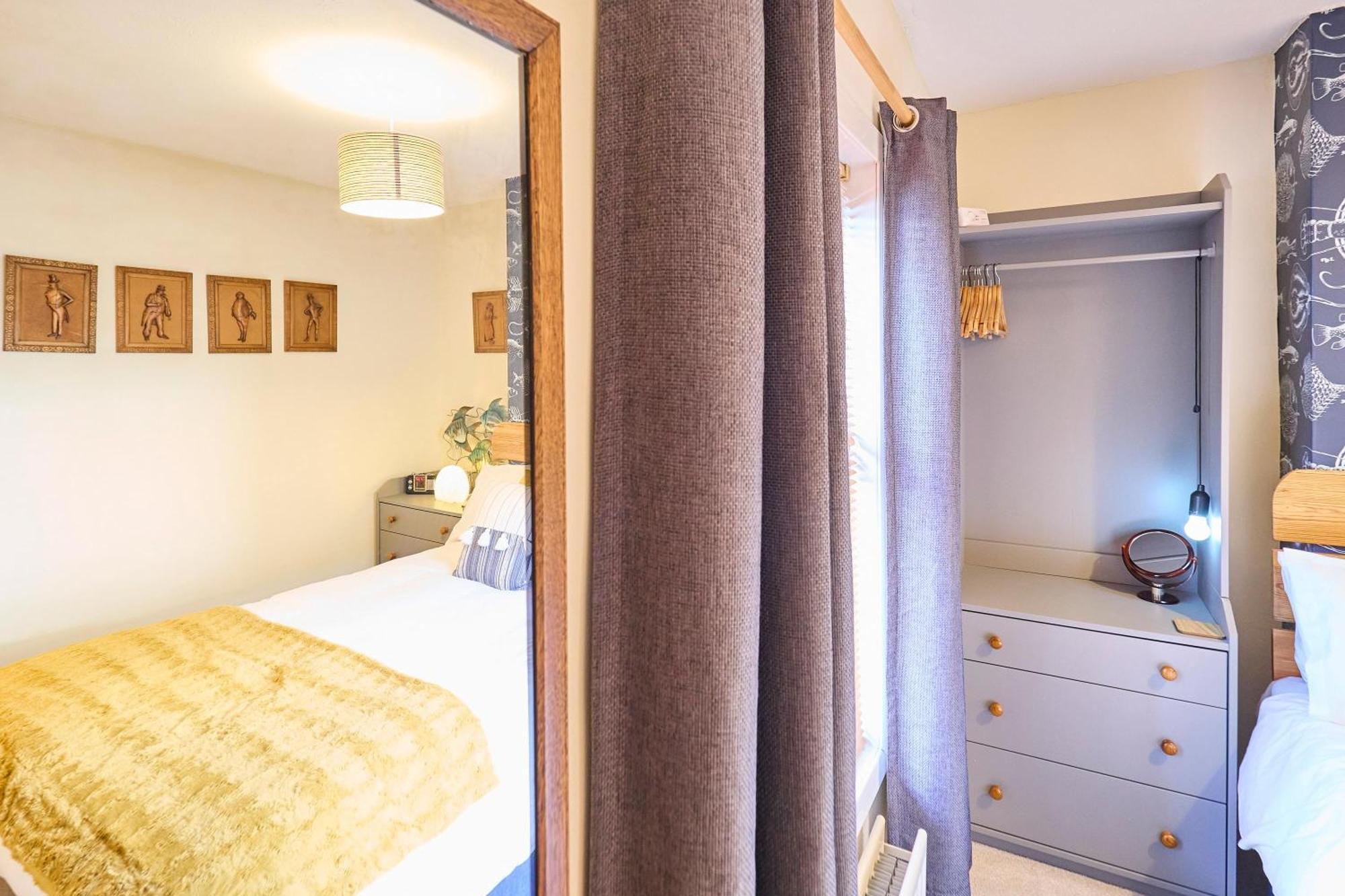 Host & Stay - Ethelbert Cottage Бродстеърс Екстериор снимка
